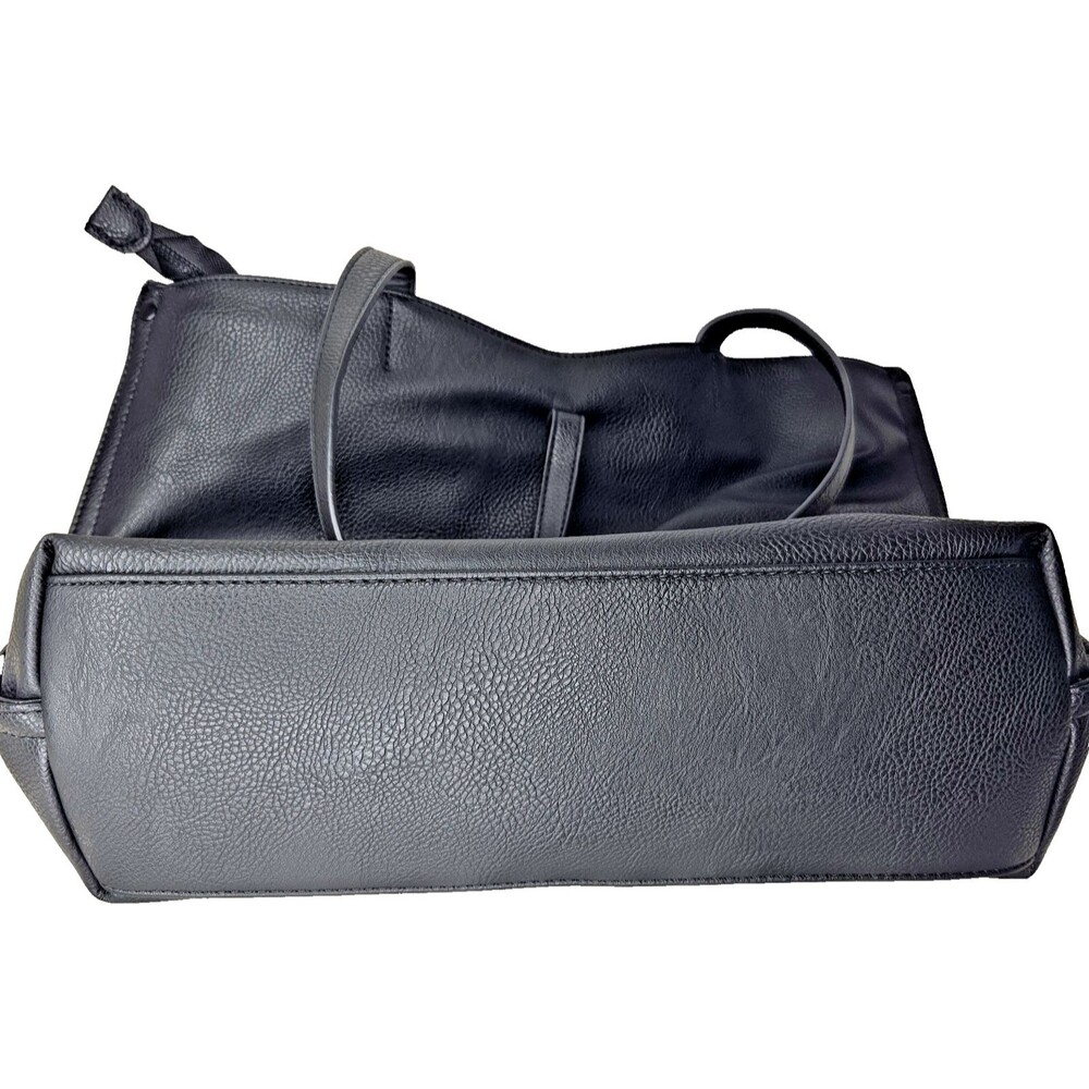 Darcy Marks Of London Large Shoulder Bag, Black, With Chain Closure Detail - Picture 7 of 8